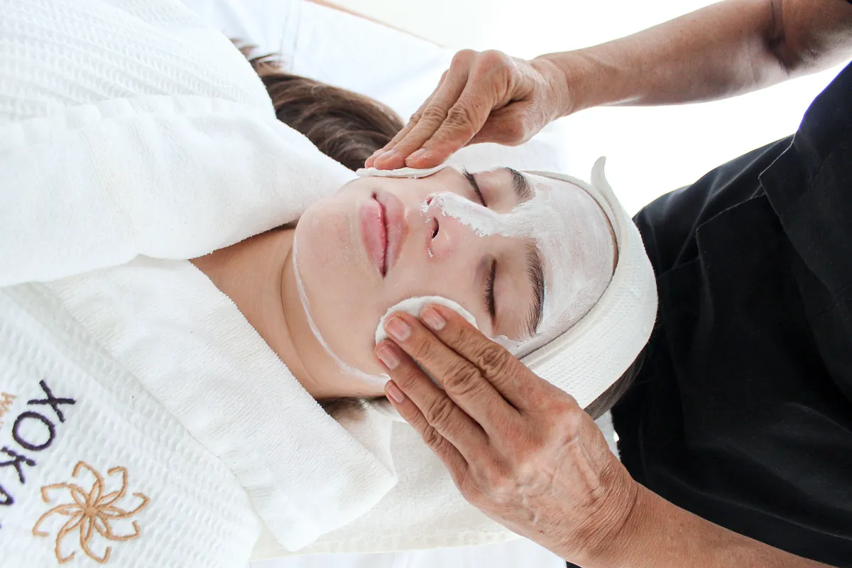 Tratamiento facial con máscara